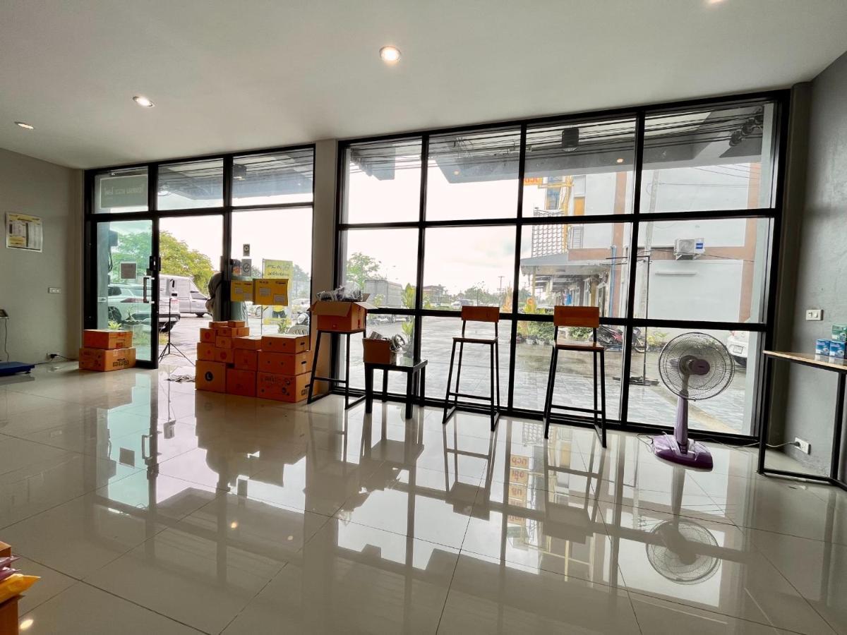 Life Hotel Rong Khun Ban Mai  Екстериор снимка